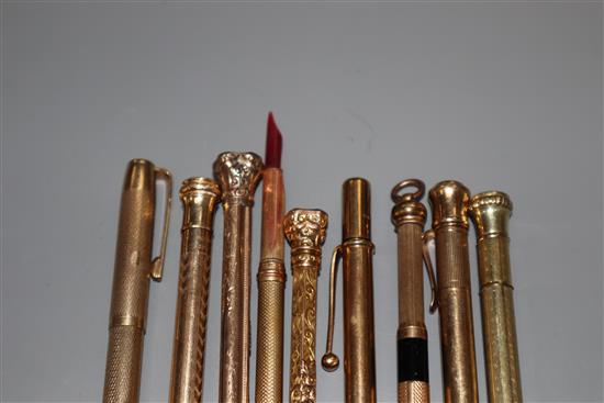 A group of assorted propelling and telescopic pencils and pens;